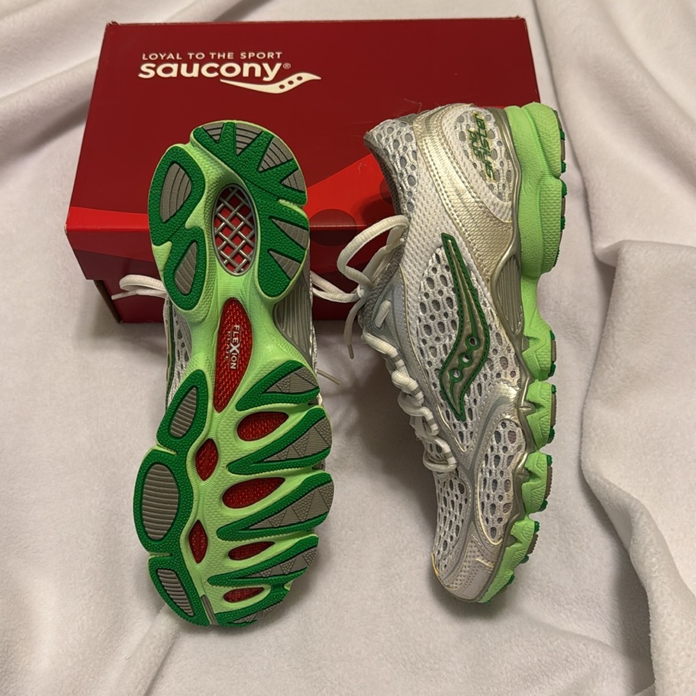 NIB Saucony Metallic Silver and Vibrant Green Sneakers - Picture 5 of 6